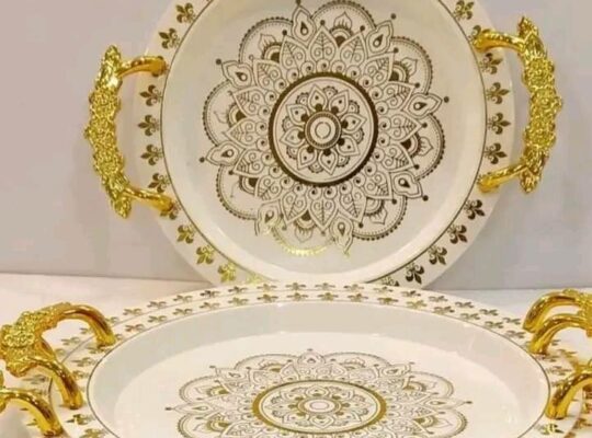 Plateaux de Service de Luxe en Céramique